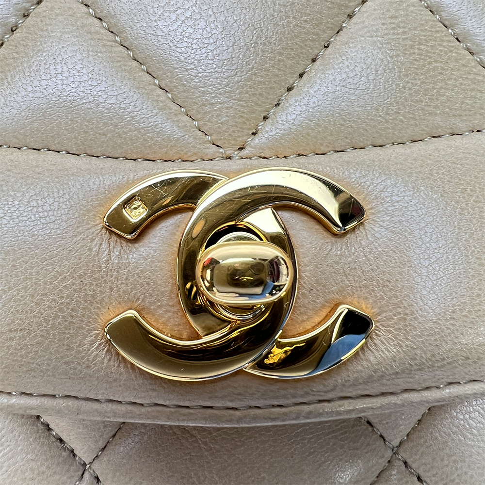 マトラッセ ダイアナ チェーンショルダー ベージュ ラムスキン