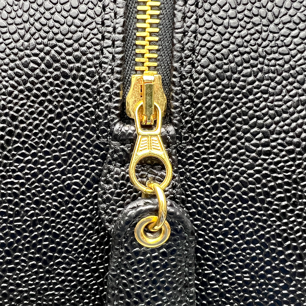 ココマーク チェーン ショルダーバッグ キャビアスキン レザー