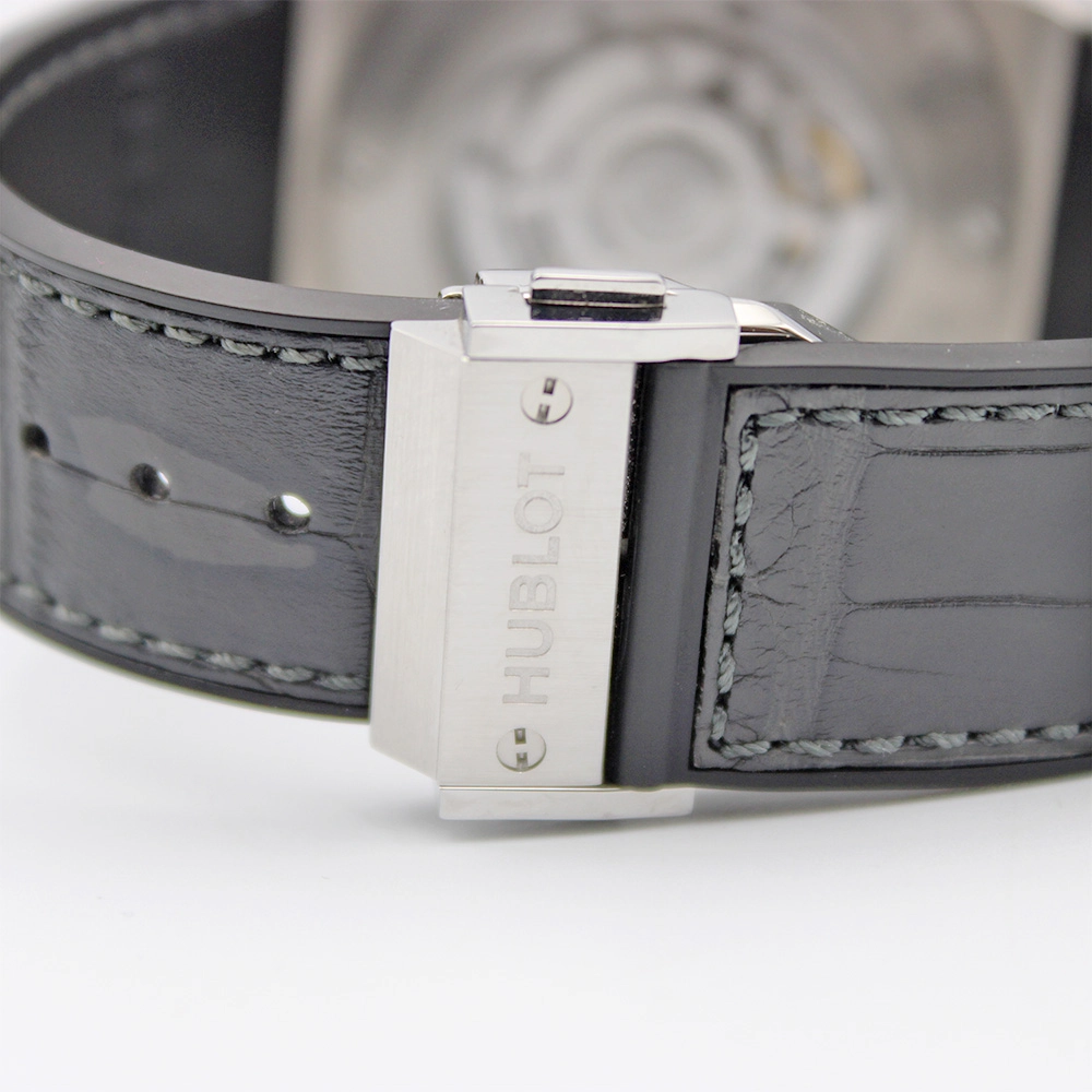 クラシックフュージョン チタニウム クロノグラフ レーシンググレー