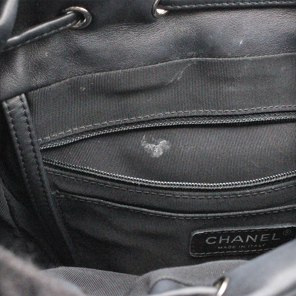 シャネル Vステッチ バックパック バッグ ラムスキン