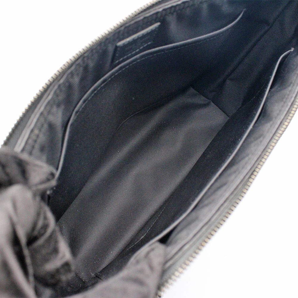 オディセ メッセンジャーPM ショルダーバッグ バッグ M44223