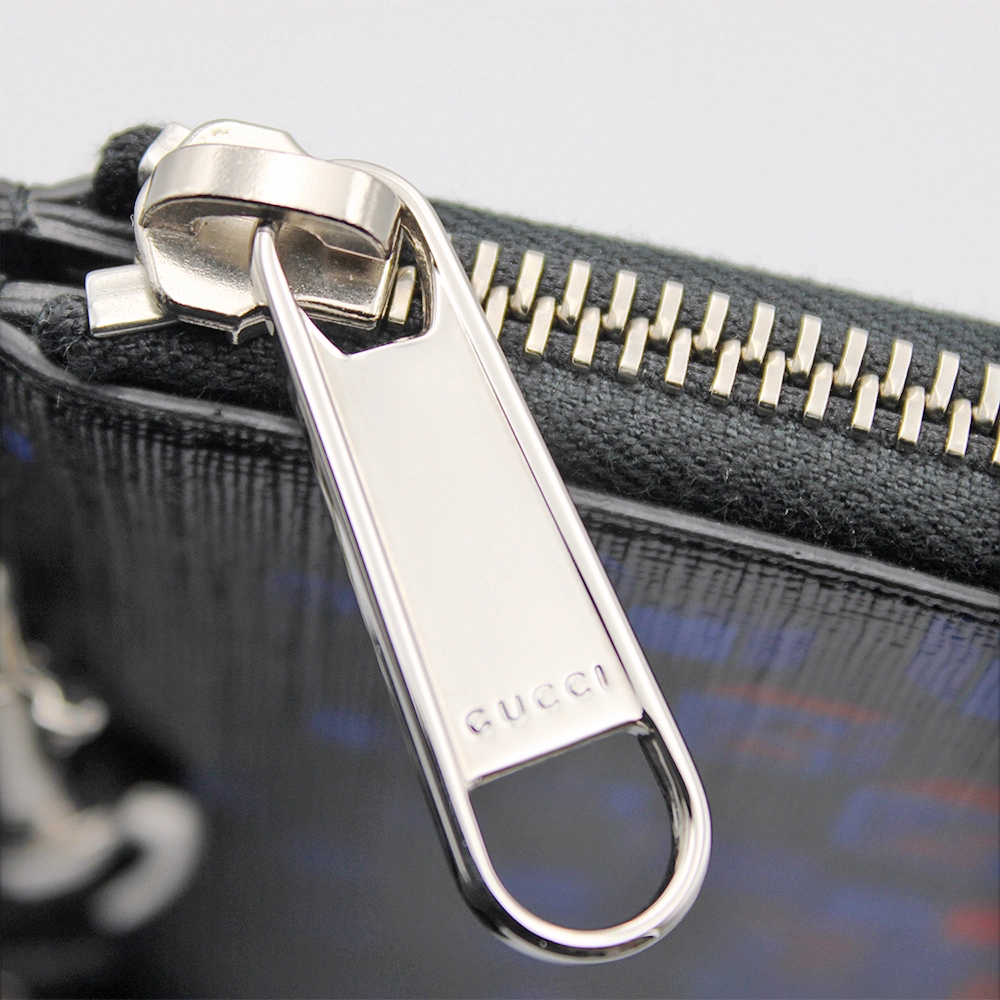 スクエア G スペース プリント ラウンドファスナー クラッチバッグ