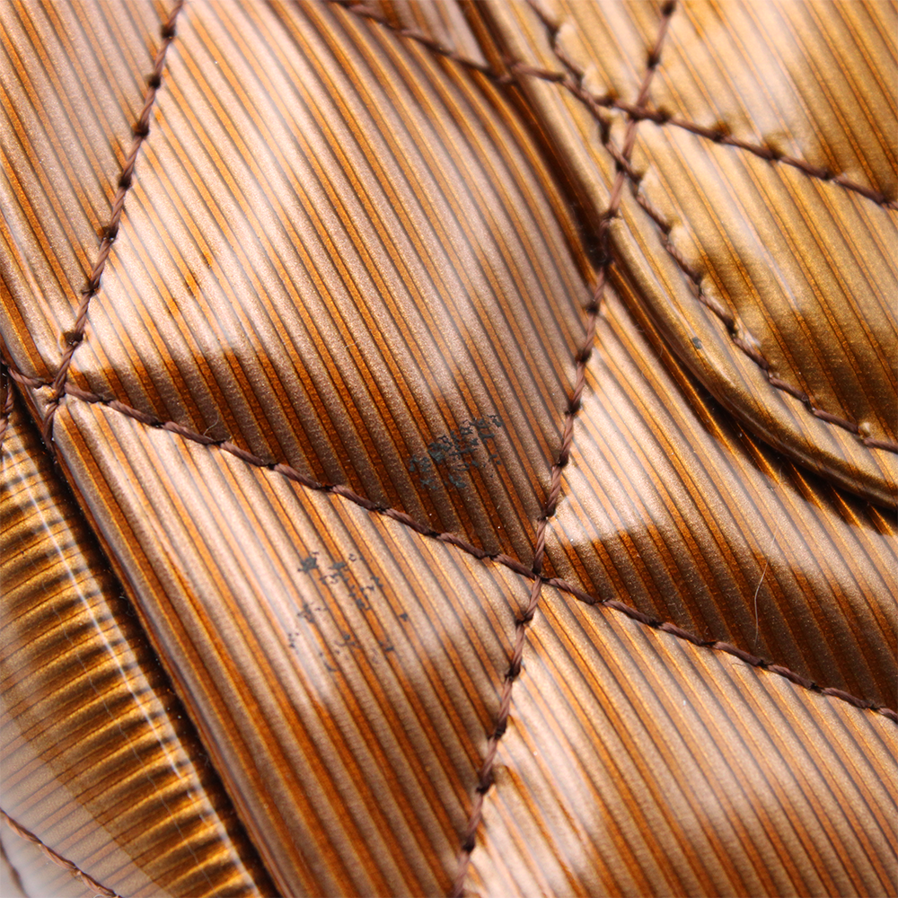 マトラッセ20　ショルダーバッグ　パテントレザーブラウン 17番台