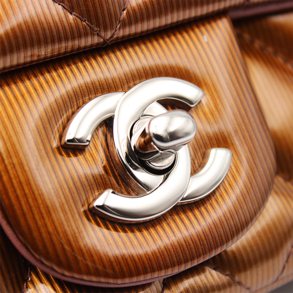 マトラッセ20　ショルダーバッグ　パテントレザーブラウン 17番台