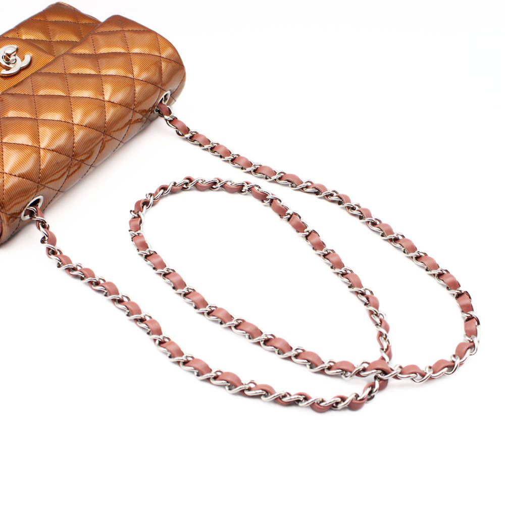 マトラッセ20　ショルダーバッグ　パテントレザーブラウン 17番台