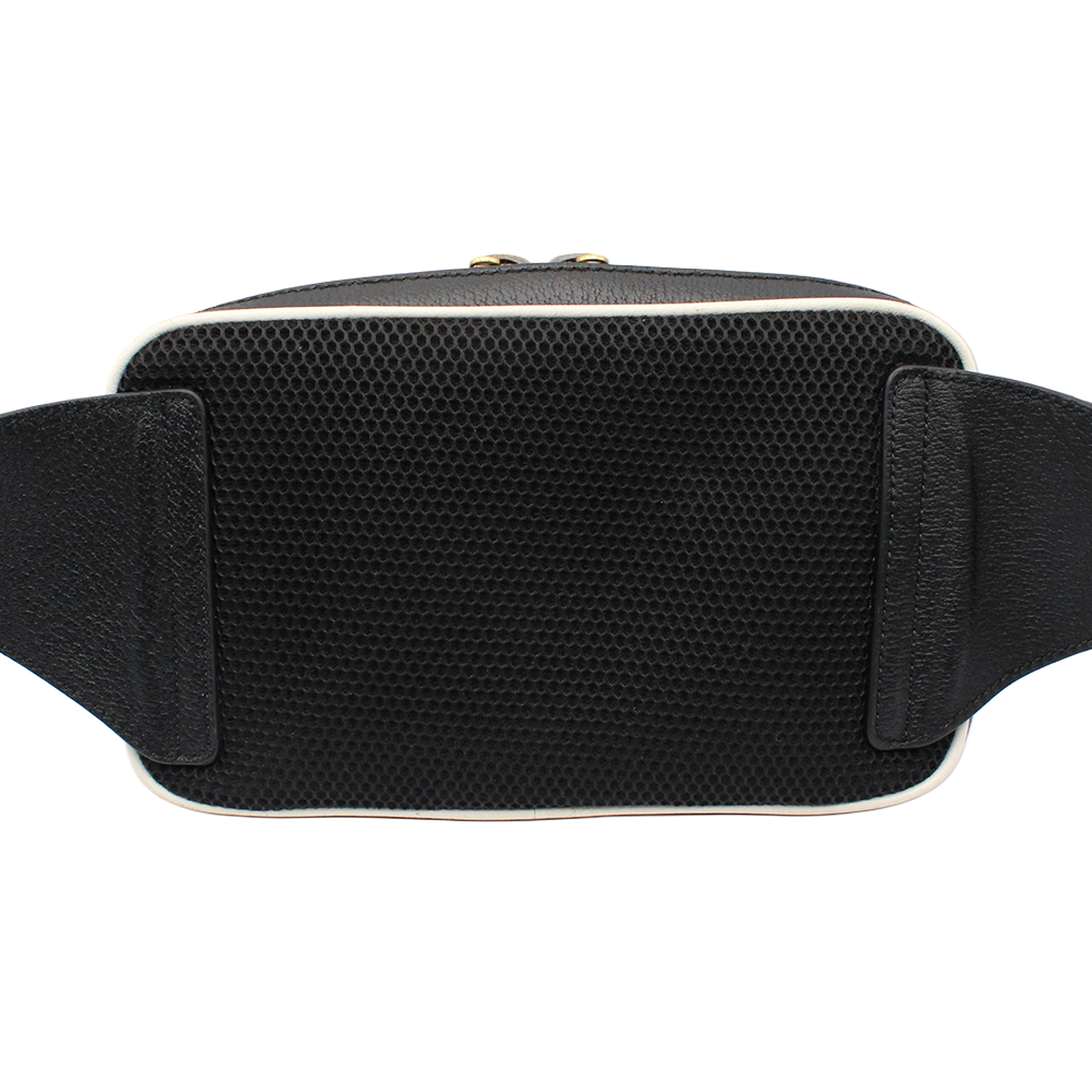 グッチ×アディダス　レザーボディバッグ　ブラック