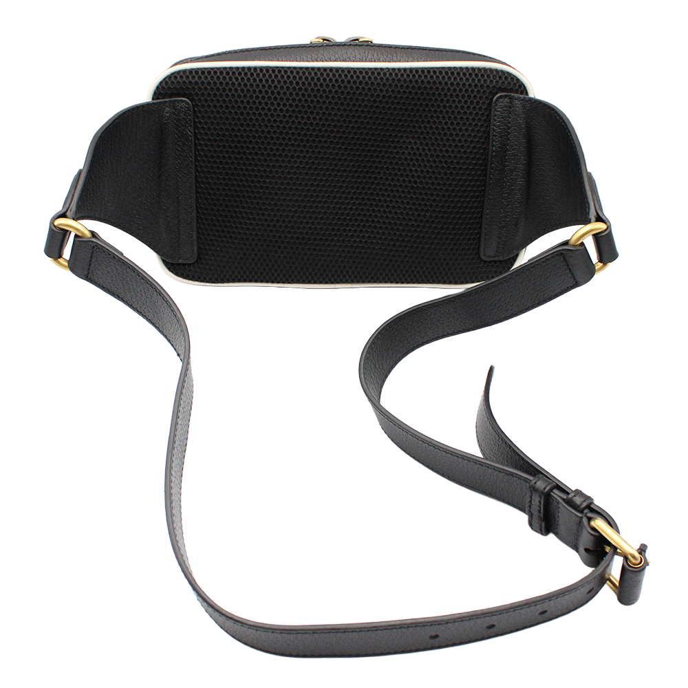 グッチ×アディダス　レザーボディバッグ　ブラック