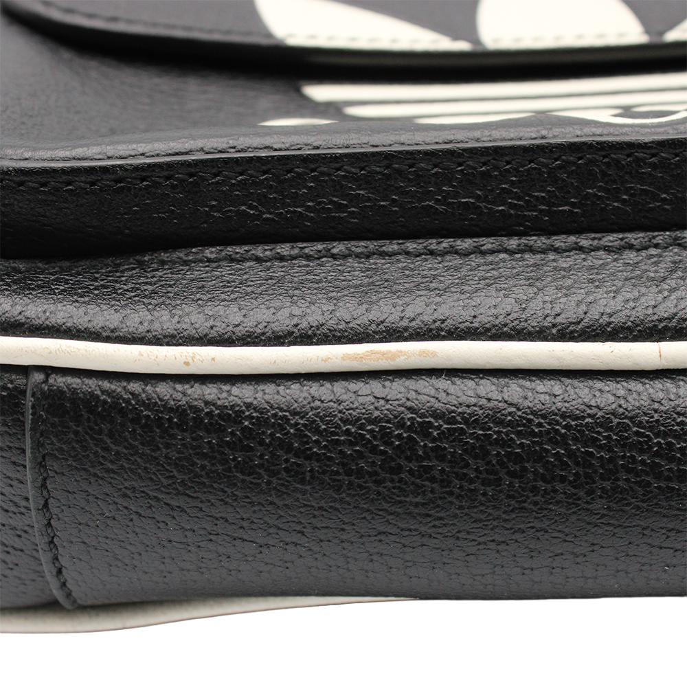 グッチ×アディダス　レザーボディバッグ　ブラック