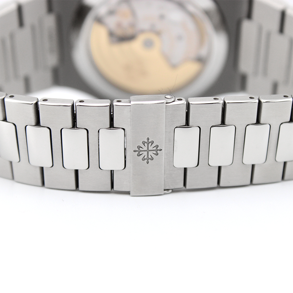 ノーチラス アニュアルカレンダー ムーンフェイズ 5726/1A-001