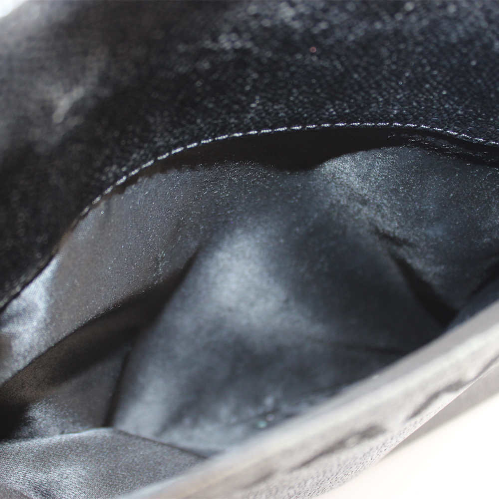 ロゴ刺繍 チェーントート キャビアスキン ブラック