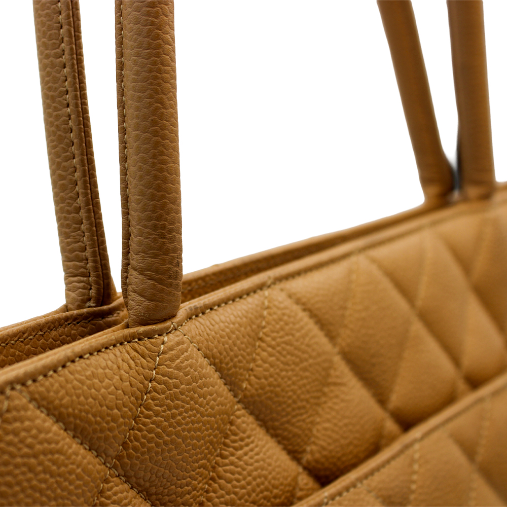 キャビアスキントートベージュ