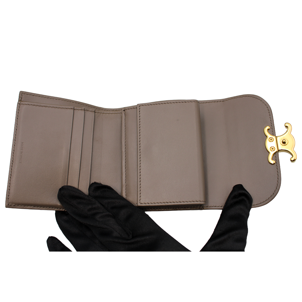 トリオンフ レザー コンパクトウォレット グレージュ