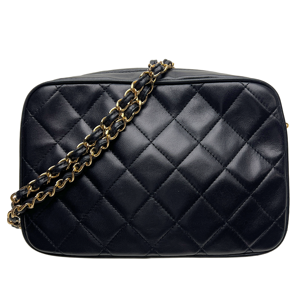 マトラッセ ターンロック スモールカメラチェーンショルダーバッグ ラム 黒