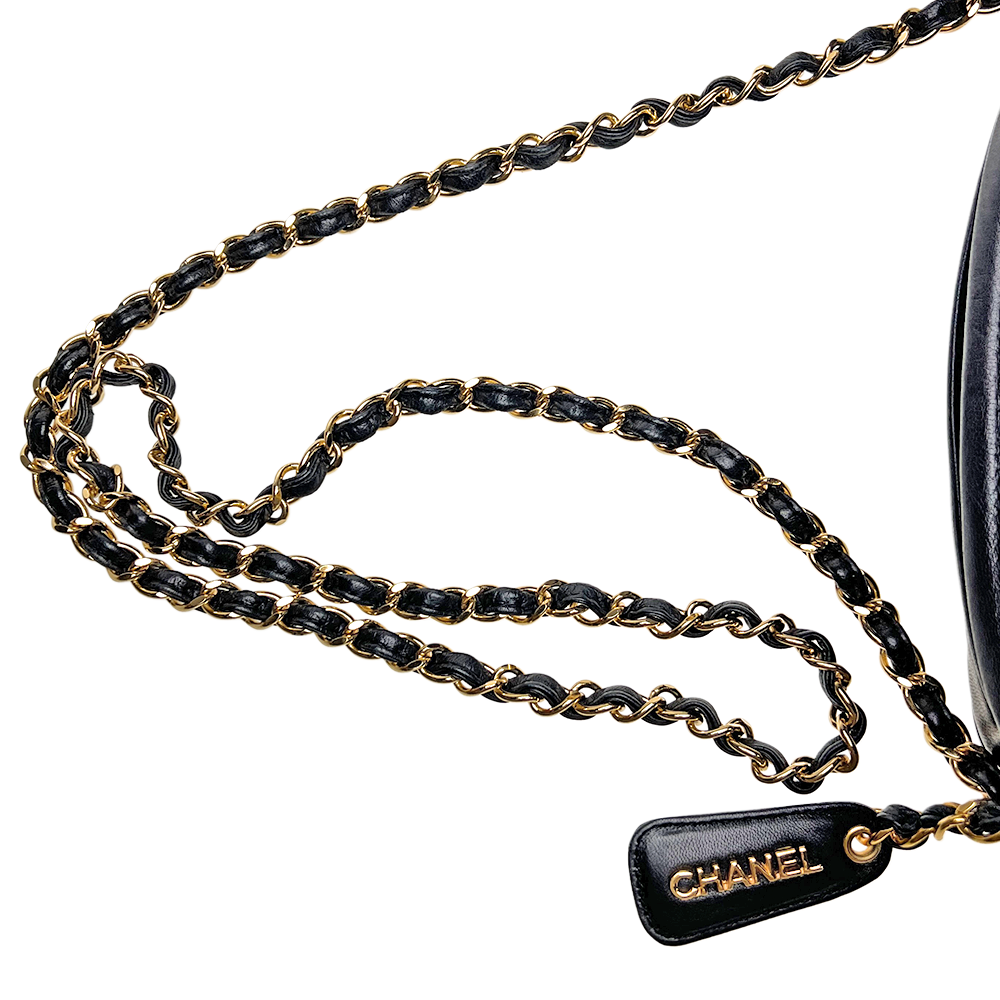 マトラッセ ターンロック スモールカメラチェーンショルダーバッグ ラム 黒